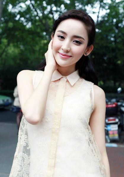 娱乐吃瓜姐娜扎,娱乐圈的瓜田女王,揭秘明星背后的故事